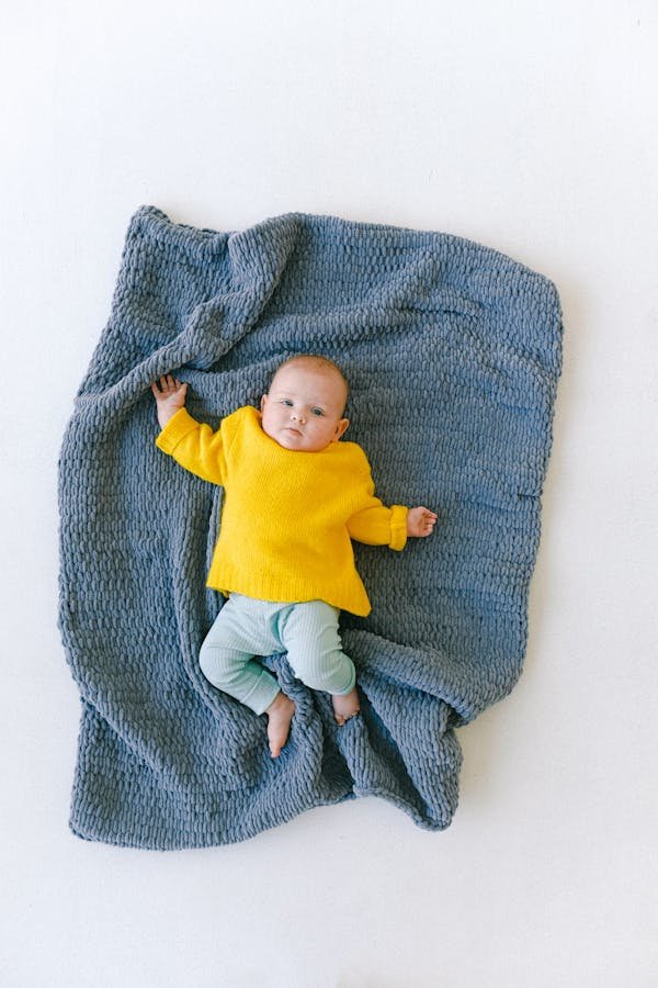 Optez pour un plaid personnalisé prénom tout doux pour bébé
